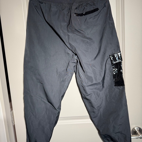 🔥 Nike Tech Utility Zip Track Pants – Size S – Black - Picture 2 of 3